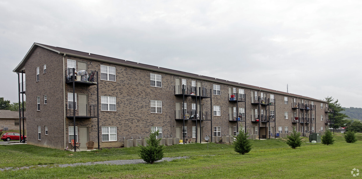 Building Photo - River Rock Apartments