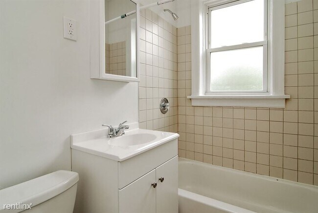 Building Photo - 1 br, 1 bath Apartment - 1249 S Fairfield Ave