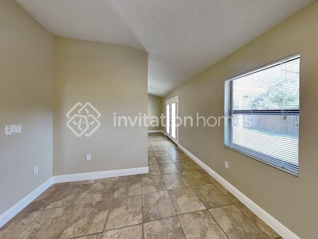 Building Photo - 5619 35th Ct E