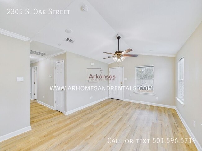 Foto del edificio - 2305 S Oak St