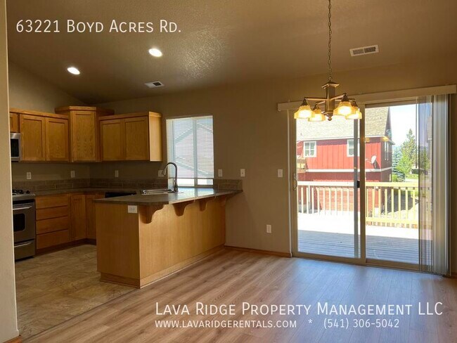 Foto del edificio - 63221 Boyd Acres Rd