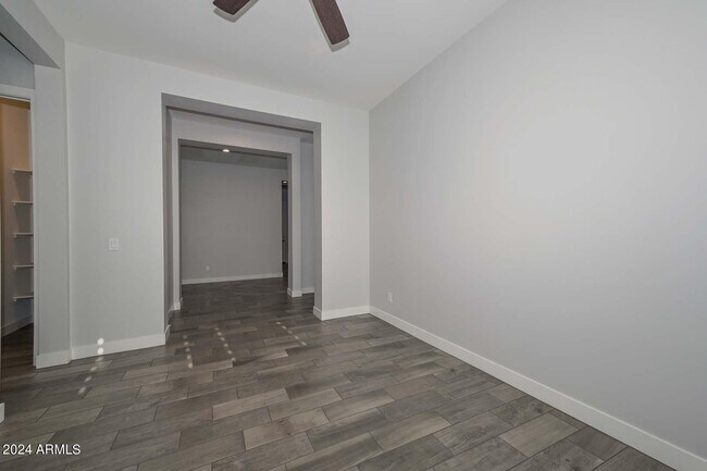 Foto del edificio - 9612 W Villa Chula