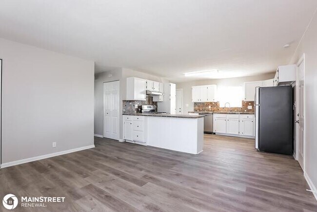 Building Photo - 413 N SEMINOLE DR, INDEPENDENCE, MO 64056