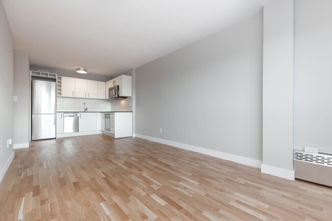 Building Photo - 800 Richmond St W