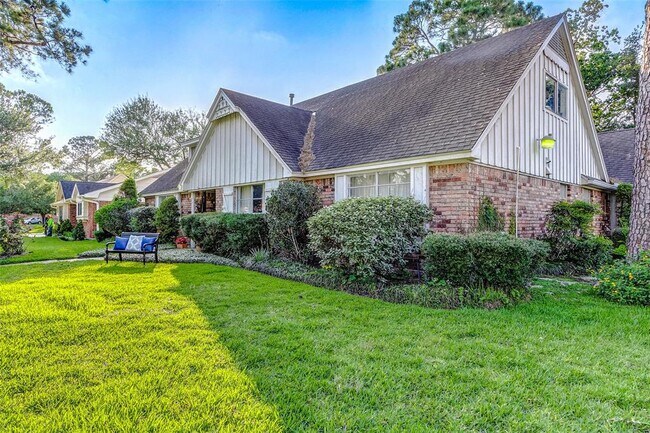 Foto del edificio - 12402 Barryknoll Ln