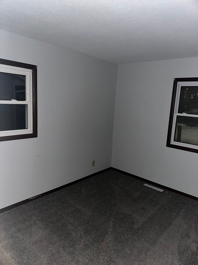 Foto del edificio - 1765 Valley Dr