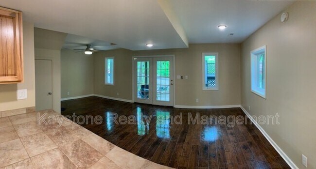 Building Photo - 145 Daffodil Dr