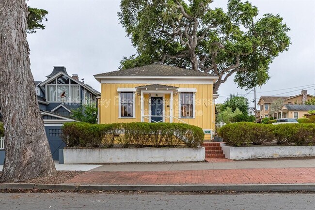 Building Photo - 759 Lighthouse Ave