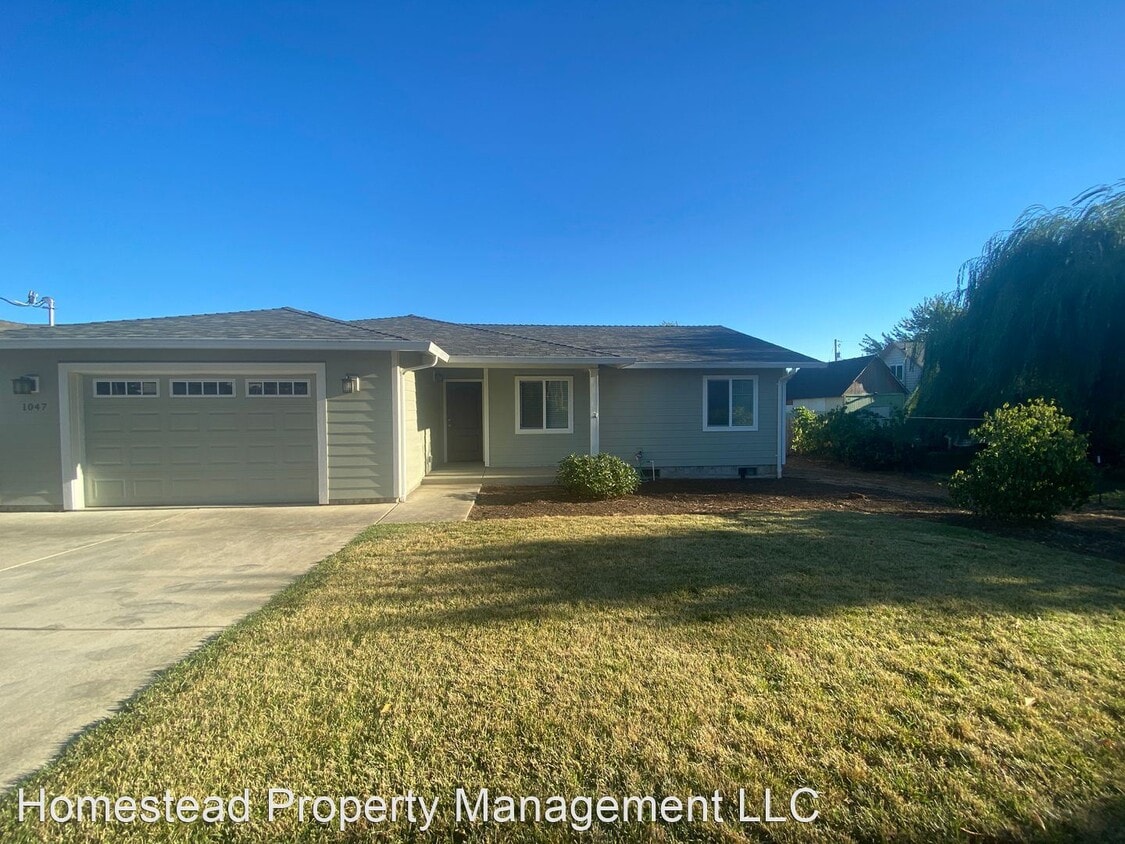 Primary Photo - 3 br, 2 bath House - 1047 W Ellendale Ave.