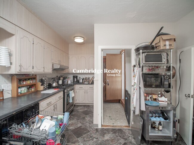 Building Photo - 99 2nd St