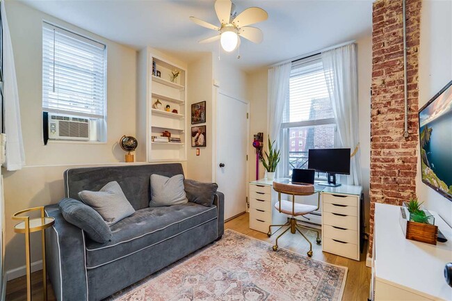 Foto del edificio - 841 Willow Ave