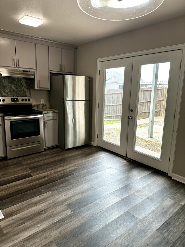 Building Photo - 1814 Fox Run Dr