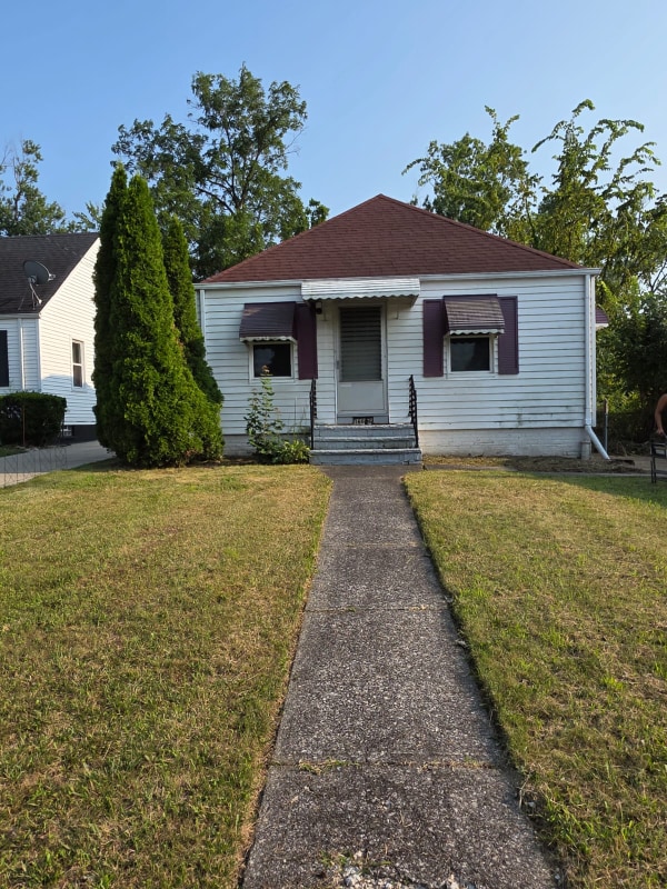 Building Photo - 16606 Lotus Dr