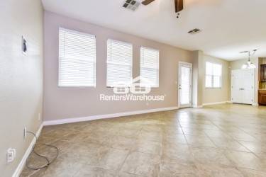 Foto del edificio - $500 Move-In Special! Your perfect 3-bedroom, 2.5-bath home in Henderson — spacious, stylish, and...