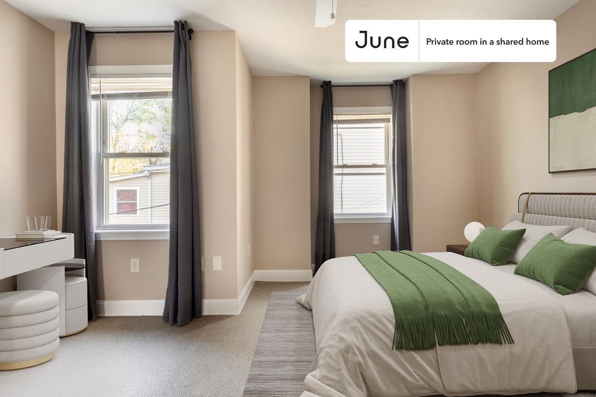 Foto principal - Private bedroom in 4 bed/2 bath Home