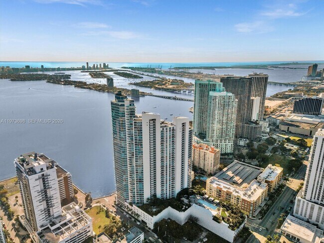 Foto del edificio - 2020 N Bayshore Dr