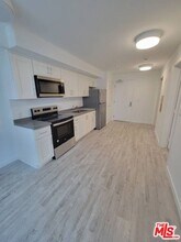 Building Photo - 5300 Crenshaw Blvd