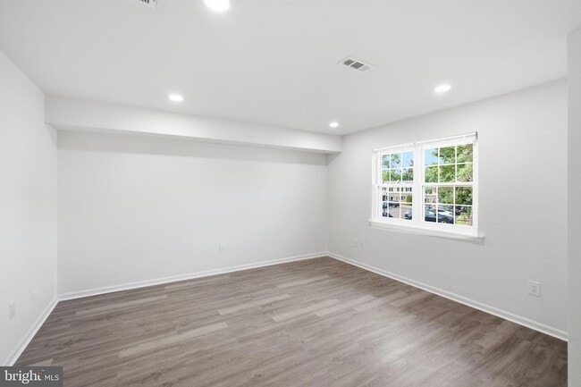 Foto del edificio - 1006 N York Rd