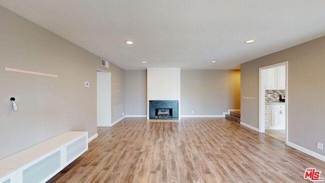 Foto del edificio - 65 Allen Ave