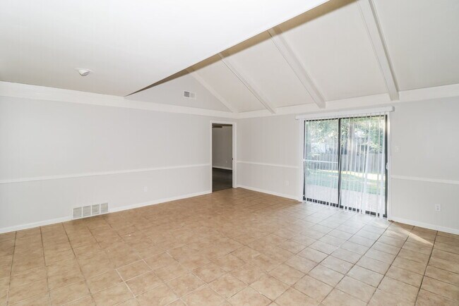 Foto del edificio - 8620 Kettering Dr