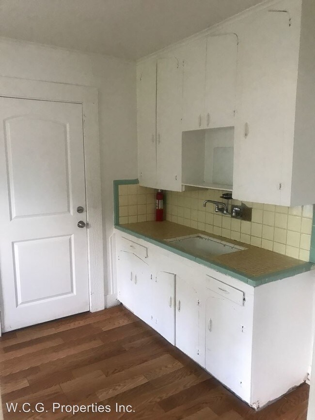 Building Photo - 1 br, 1 bath House - 133 E. Slattery Blvd.