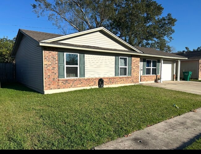 Building Photo - 1534 Delta Dr