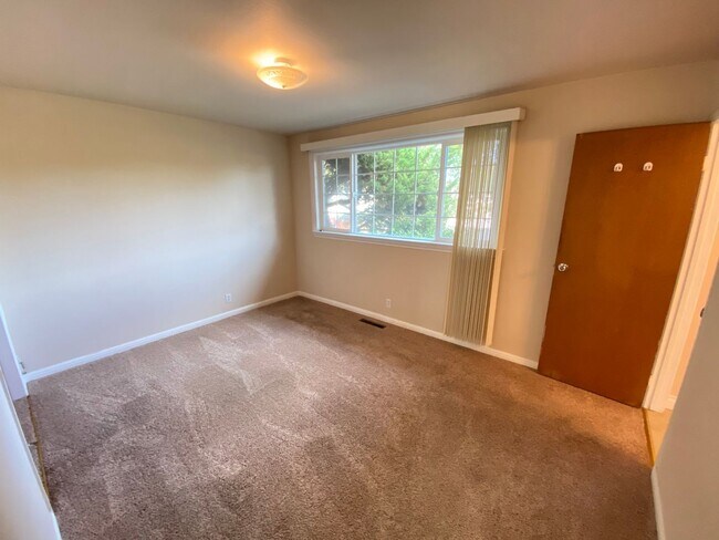 Foto del edificio - 3 Bed 2 Bath Single Family Home In Concord