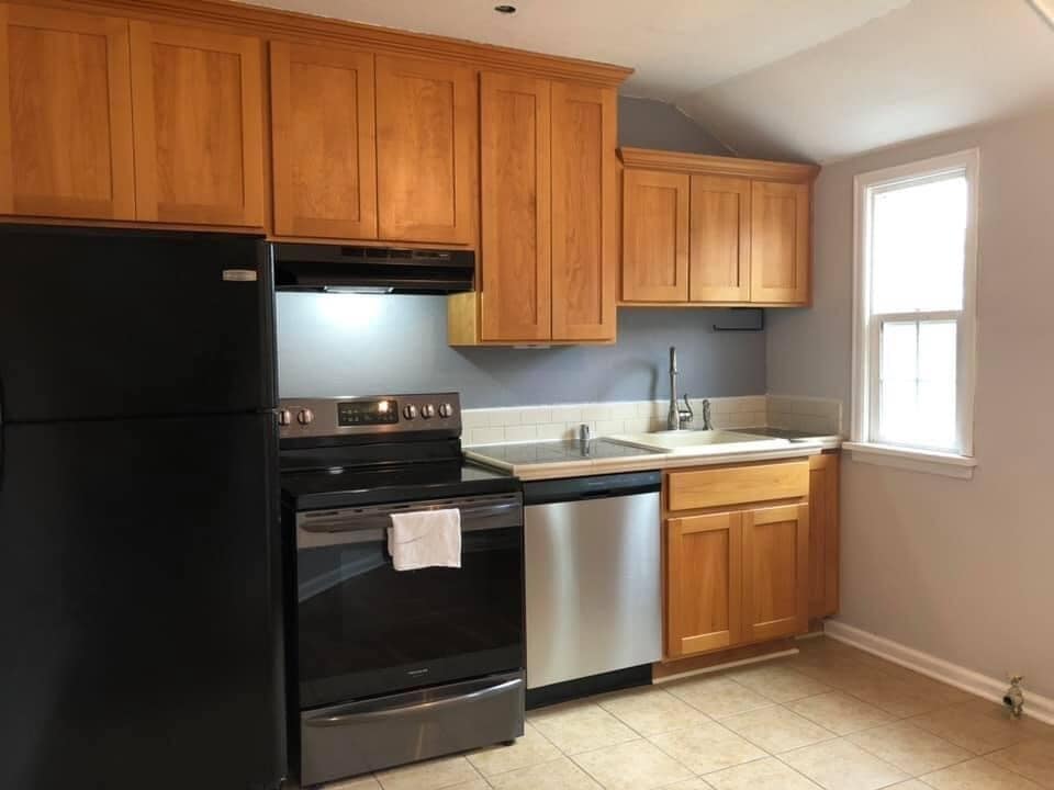 Building Photo - 2030 Maple St