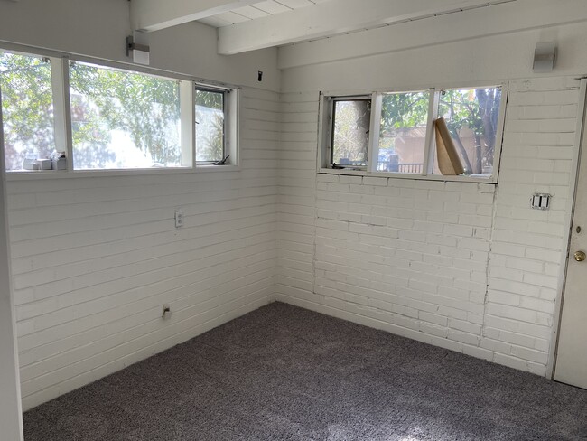 Building Photo - 424 N Norris Ave