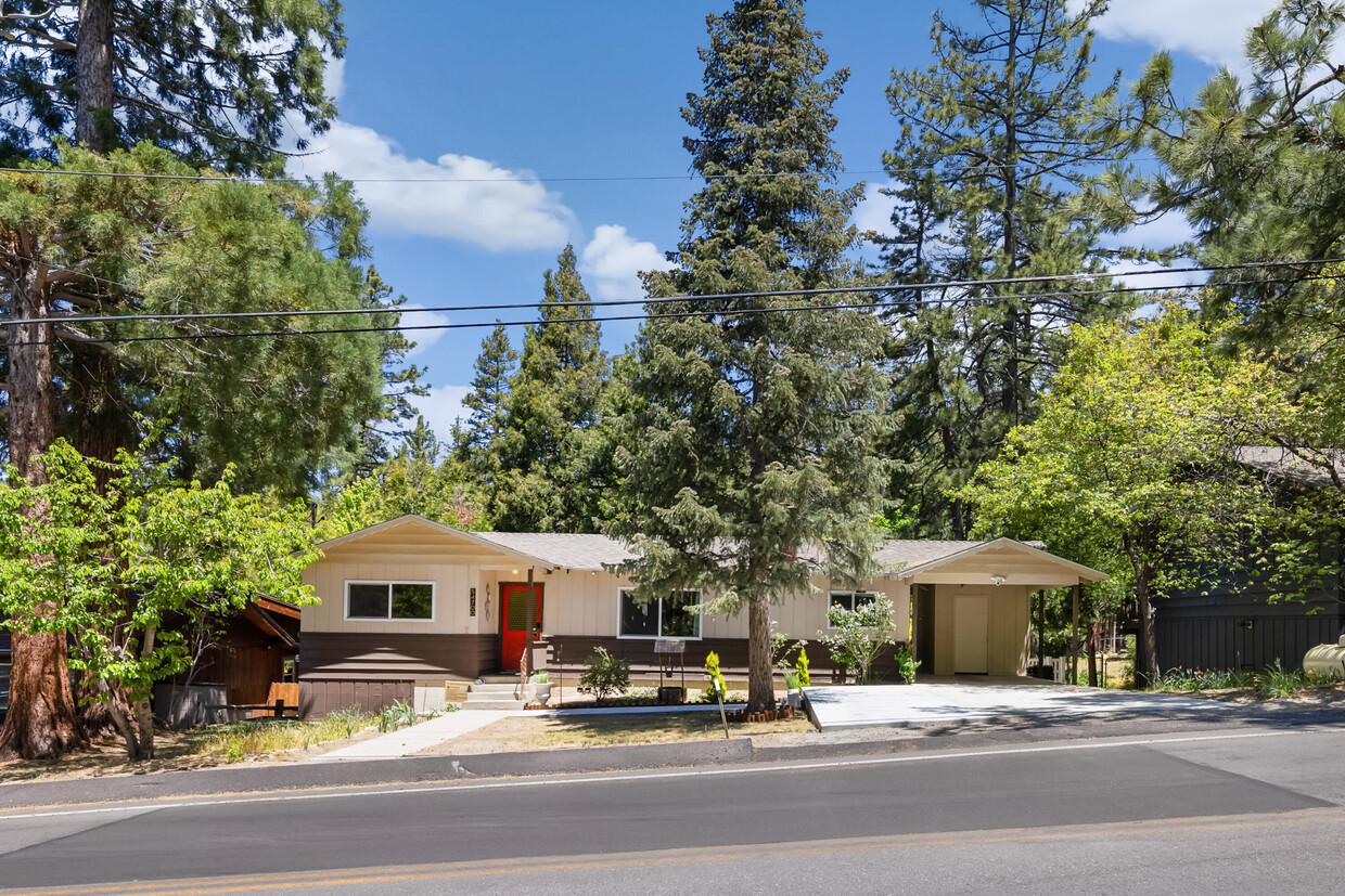 Primary Photo - 54700 S Circle Dr