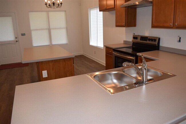 Foto del edificio - Charming and well-maintained 3 bedroom, 2 ...