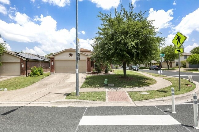 Building Photo - 1721 Anise Dr