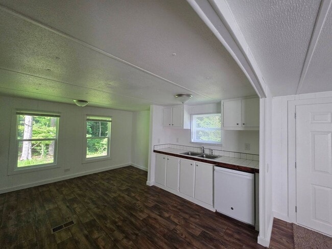 Building Photo - 3135 Calloway Dr
