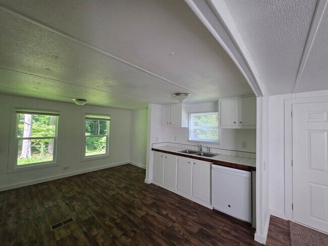 Foto del edificio - 3135 Calloway Dr