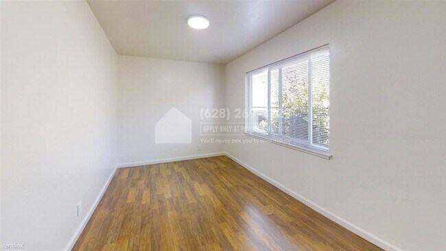 Foto del edificio - 2 br, 1 bath Duplex - 5512 Hilton Street -