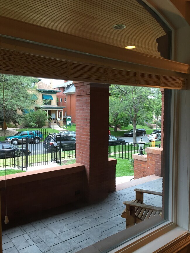 Vista desde el porche delantero - 1542 Gaylord St