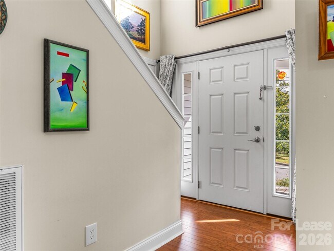 Building Photo - 14 Hildebrand St