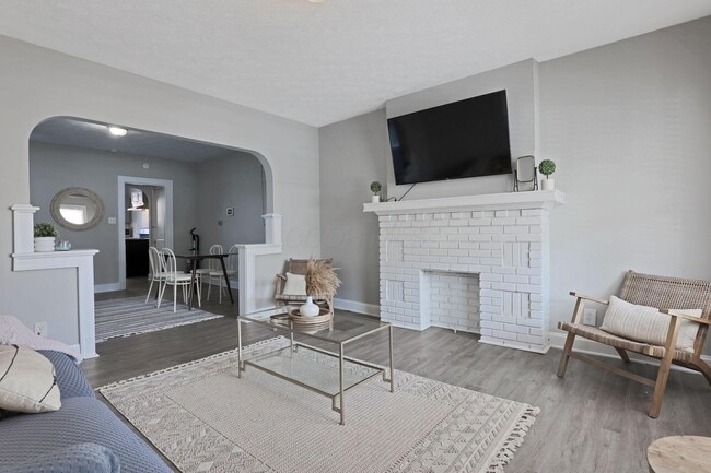 Building Photo - 1125 Wilson Ave