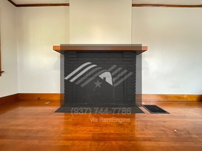 Foto del edificio - 2411 N Main St