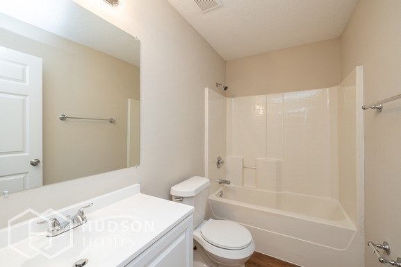 Building Photo - 10239 Driftwood Hills Dr