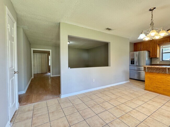 Foto del edificio - AVAILABLE AUGUST 2025 [PET FRIENDLY]