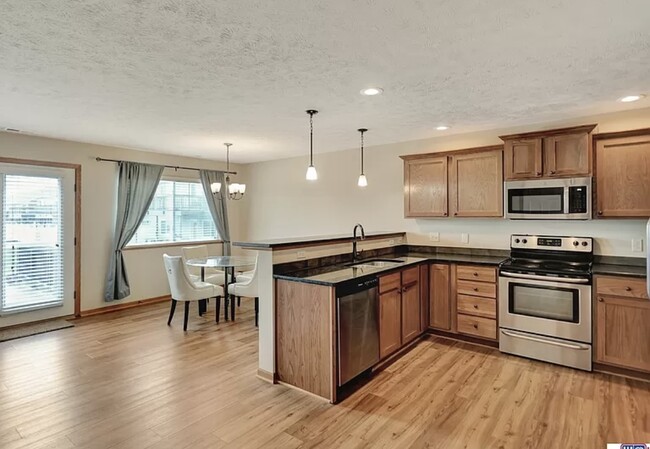 Foto del edificio - 6522 S 57th St