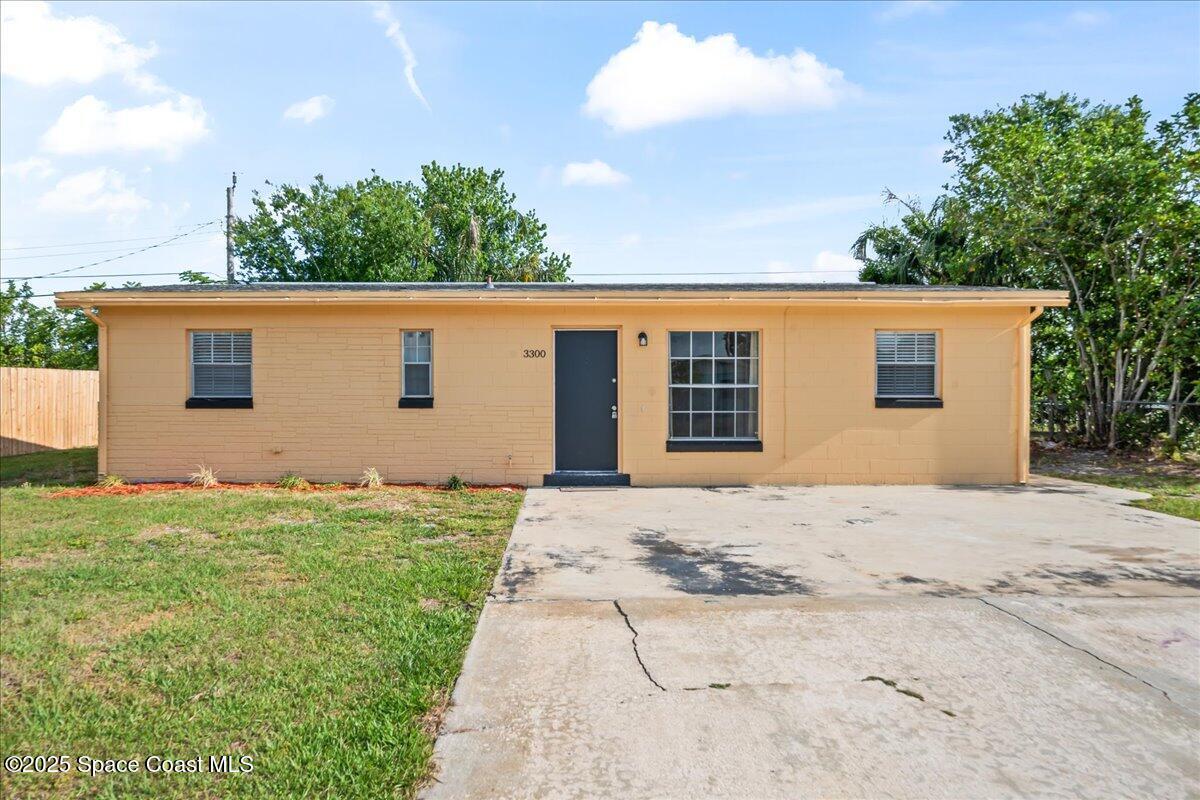 Primary Photo - 3300 Carnegie St