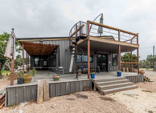 Foto del edificio - 270 Stacie Ann Dr