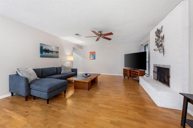 Building Photo - 3222 Tamarron Blvd