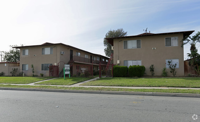 Building Photo - Riverside Ave Apts