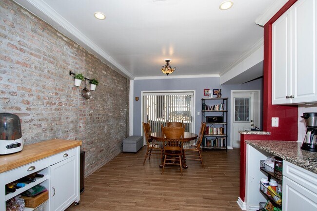 Foto del edificio - 1143 W Armitage Ave