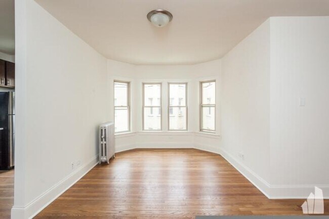 Foto del edificio - bedroom in Chicago IL 60625