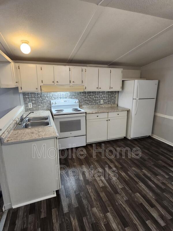 Building Photo - 32 White Oak Dr