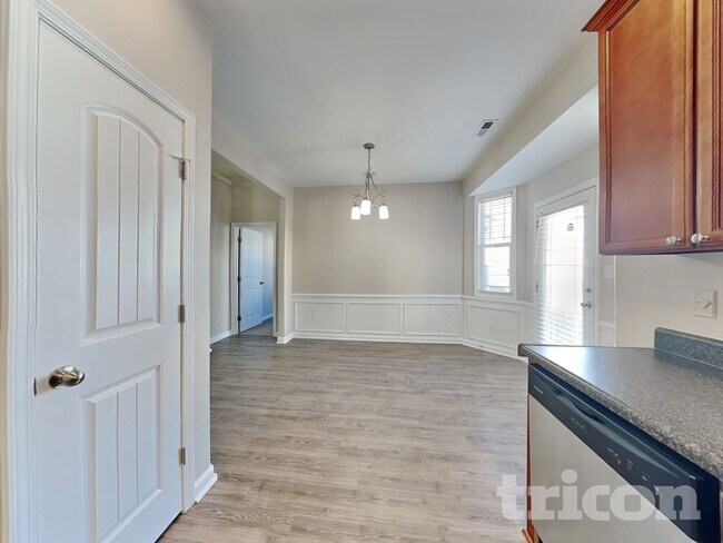 Foto del edificio - 2403 King Malcolm Ln